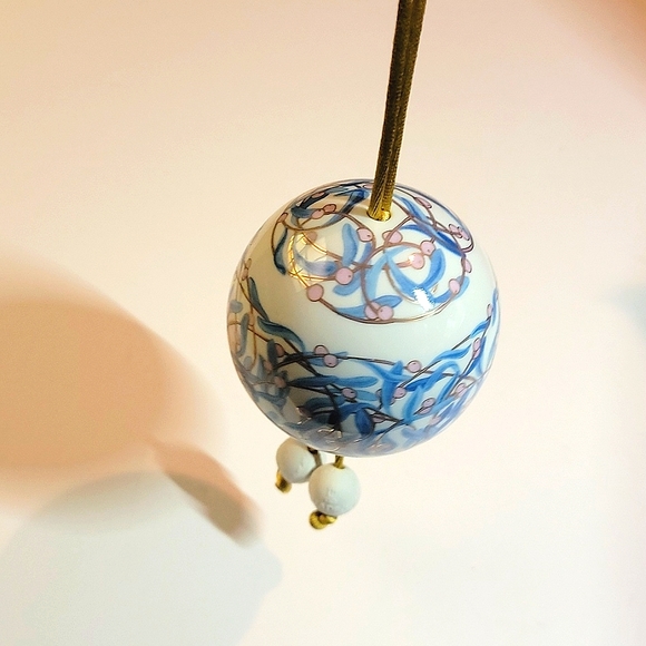 LLADRO VINTAGE "UNDER THE MISTLETOE BALL" - Picture 4 of 12